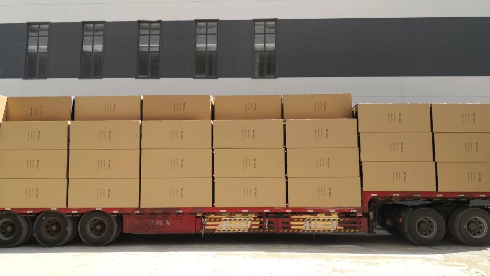 精致機(jī)柜整裝待發(fā)，助力富士康集團(tuán)項(xiàng)目建設(shè)