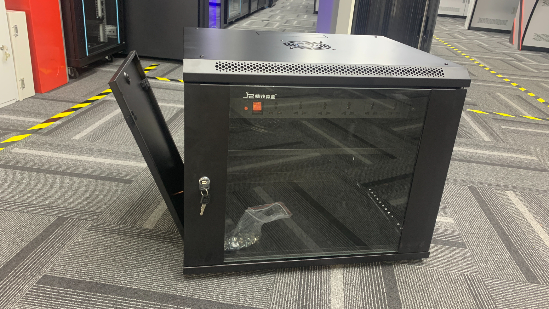 6U掛墻柜-深圳網(wǎng)絡機柜廠家介紹6U掛墻機柜尺寸