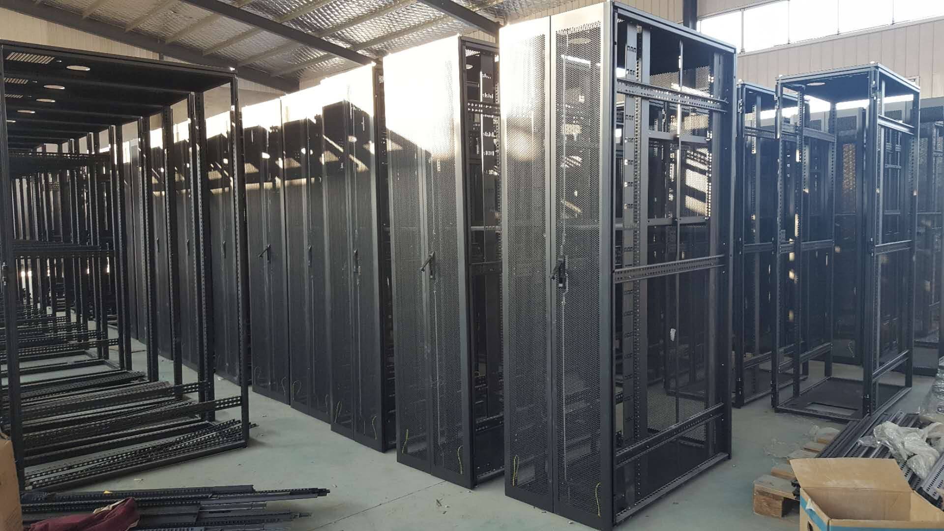 關(guān)于冷通道數(shù)據(jù)中心機柜你不得不了解的知識