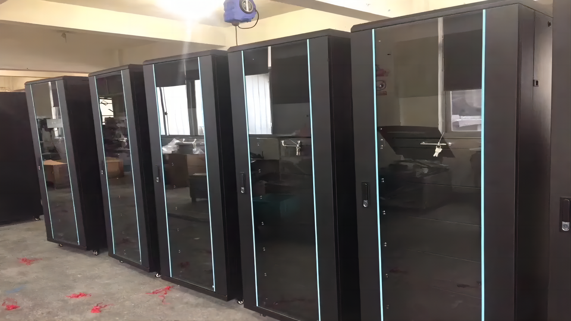 服務(wù)器機(jī)柜日常維護(hù)有哪些注意事項(xiàng)