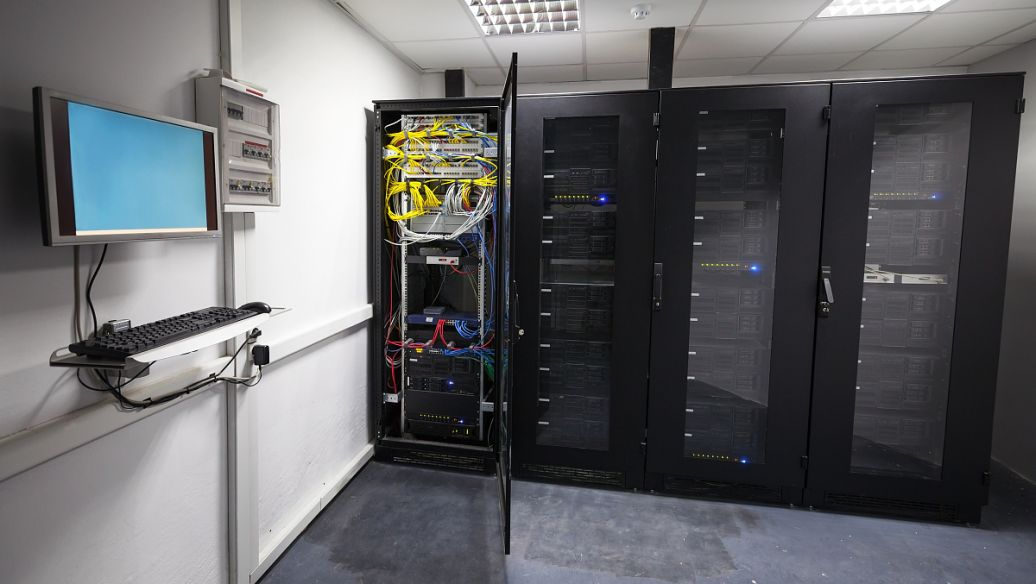 弱電智能化產(chǎn)業(yè)升級對鈑金機(jī)柜行業(yè)有哪些挑戰(zhàn)和機(jī)遇