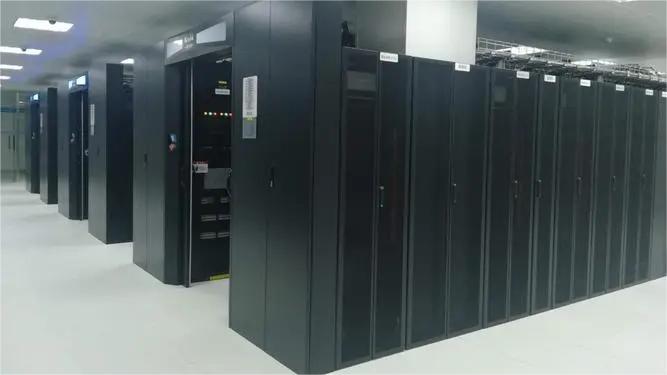 數(shù)據(jù)機房冷通道中心怎么去選配機柜