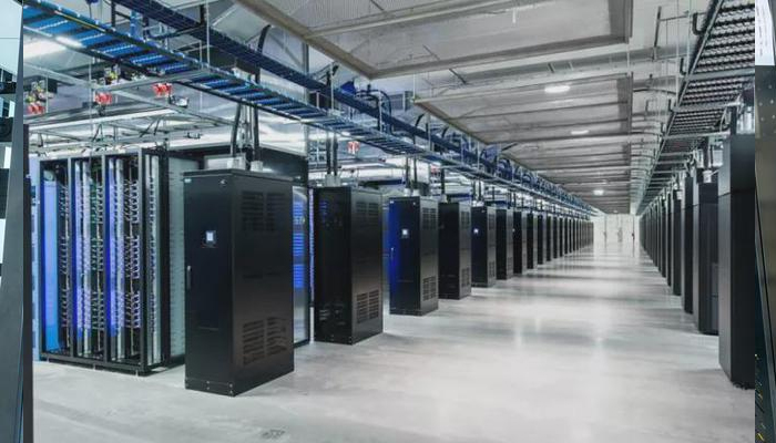 機房空間告急？精致機柜一招化解！