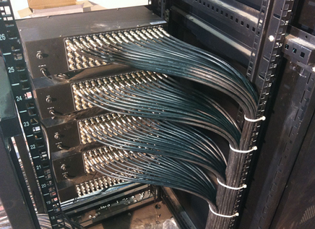 網(wǎng)絡機柜理線