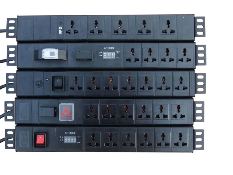 網(wǎng)絡(luò)機(jī)柜電源插頭